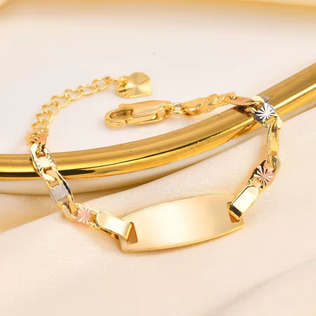 Custom Baby Bracelet - Gold tri-color close up